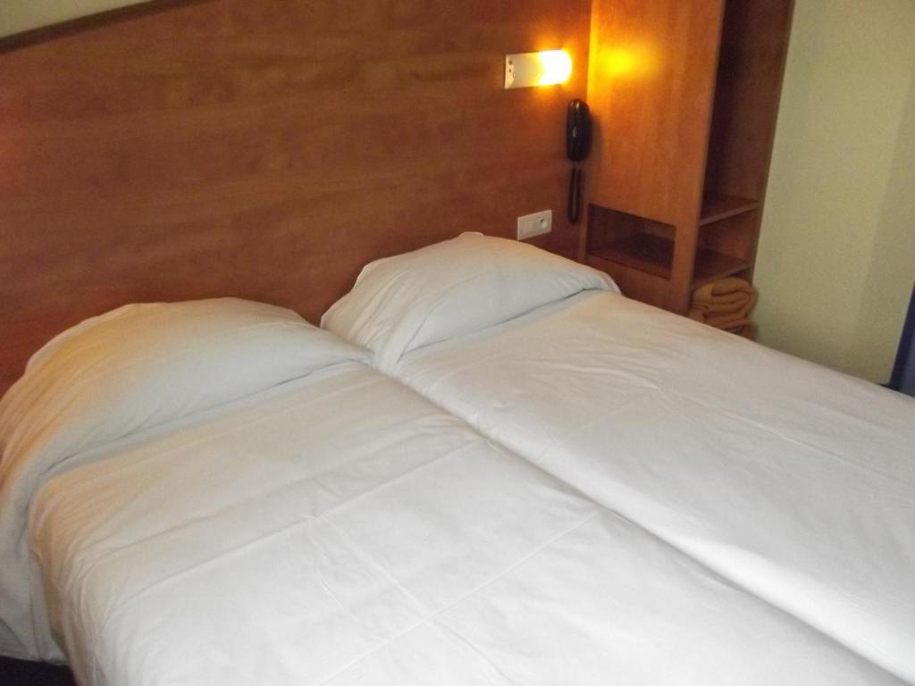 Armony Hotel بور أشارْ الغرفة الصورة